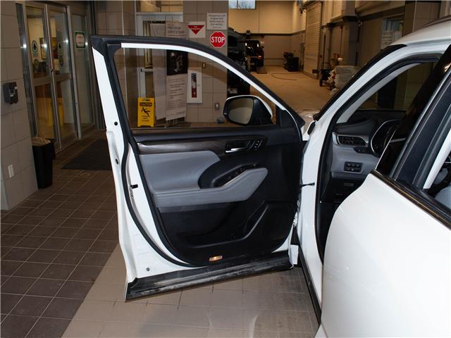 2023 Toyota Highlander Limited (Stk: 26536A) in Kingston - Image 8 of 15