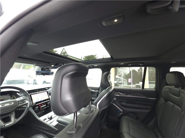 2022 Jeep Grand Cherokee Overland (Stk: 25033A) in New Hamburg - Image 16 of 20