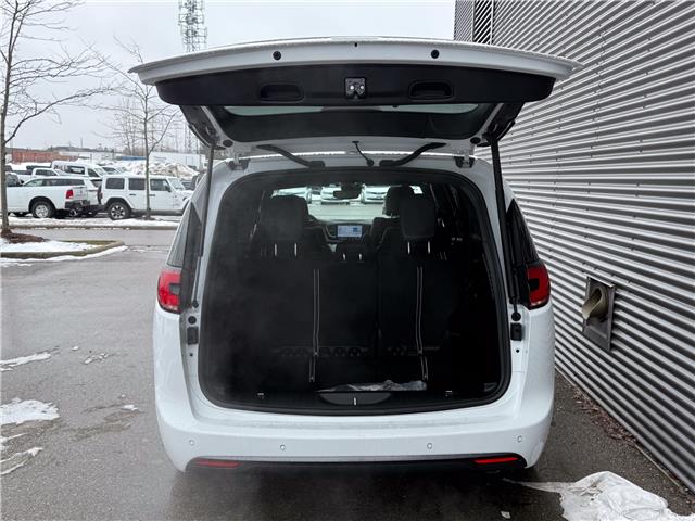 2026 Chrysler Pacifica Select (Stk: 26092) in London - Image 6 of 33