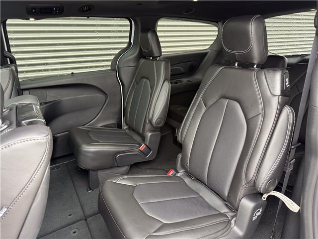 2026 Chrysler Pacifica Select (Stk: 26092) in London - Image 13 of 33