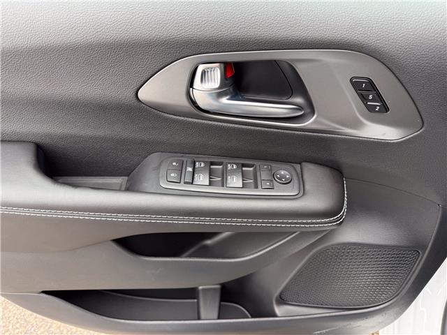 2026 Chrysler Pacifica Select (Stk: 26092) in London - Image 24 of 33