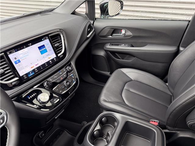 2026 Chrysler Pacifica Select (Stk: 26092) in London - Image 23 of 33