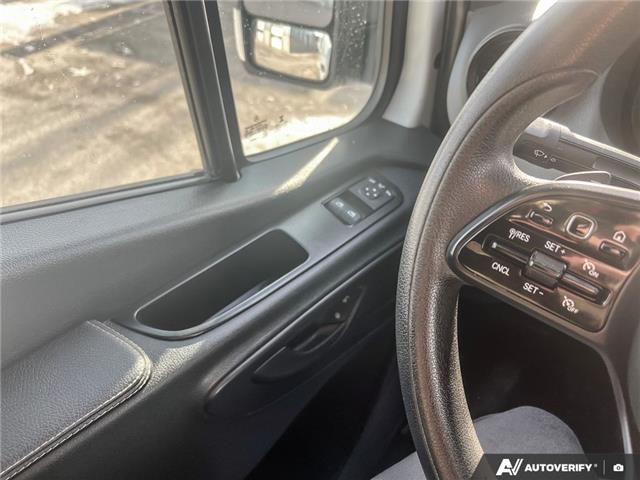 2020 Mercedes-Benz Sprinter 2500 Standard Roof V6 (Stk: L3105) in London - Image 12 of 17