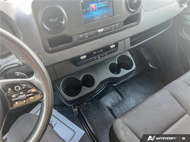 2020 Mercedes-Benz Sprinter 2500 Standard Roof V6 (Stk: L3105) in London - Image 13 of 17
