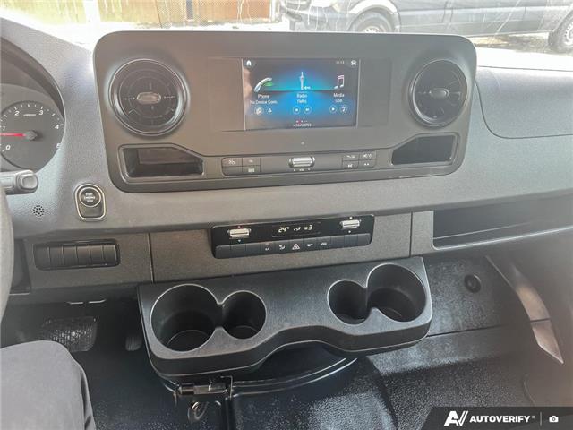 2020 Mercedes-Benz Sprinter 2500 Standard Roof V6 (Stk: L3105) in London - Image 14 of 17