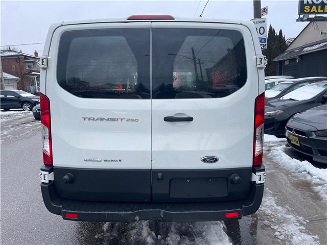 2017 Ford Transit-250 Base (Stk: FA92612) in Scarborough - Image 7 of 16