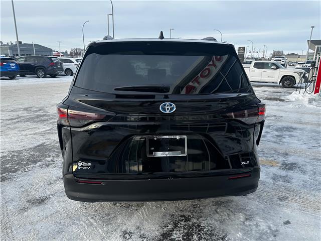 2025 Toyota Sienna XLE 8-Passenger (Stk: 2537781) in Regina - Image 3 of 20