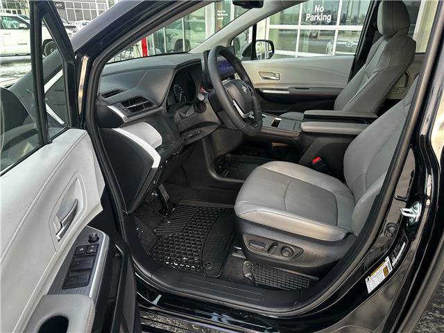 2025 Toyota Sienna XLE 8-Passenger (Stk: 2537781) in Regina - Image 8 of 20