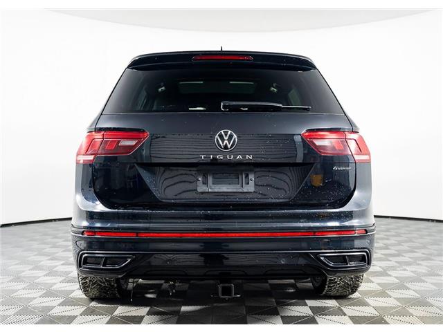 2024 Volkswagen Tiguan Comfortline R-Line Black Edition (Stk: TT-098A) in Calgary - Image 6 of 25