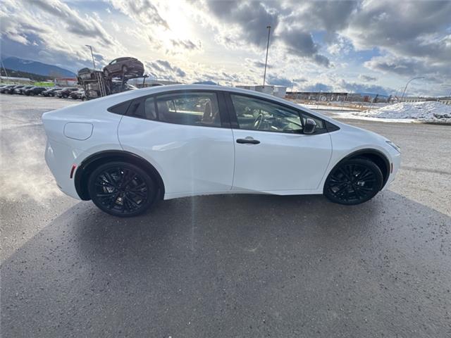 2026 Toyota Prius Plug-In Hybrid XSE (Stk: 3067052) in Cranbrook - Image 6 of 22