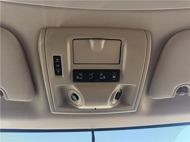 2015 Chrysler Town & Country Touring-L (Stk: 5982B) in Sarnia - Image 12 of 18