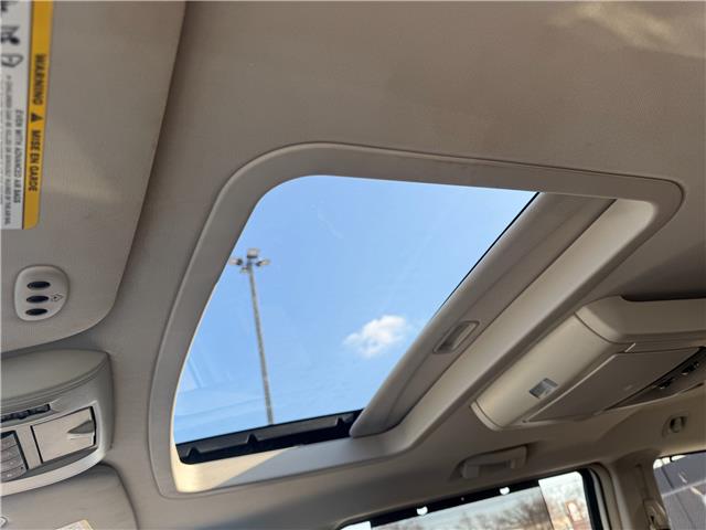 2015 Chrysler Town & Country Touring-L (Stk: 5982B) in Sarnia - Image 13 of 18