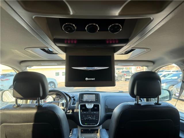 2015 Chrysler Town & Country Touring-L (Stk: 5982B) in Sarnia - Image 15 of 18
