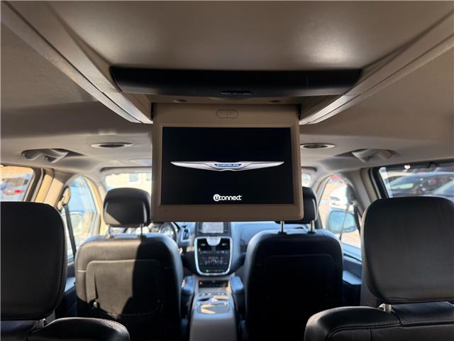 2015 Chrysler Town & Country Touring-L (Stk: 5982B) in Sarnia - Image 16 of 18