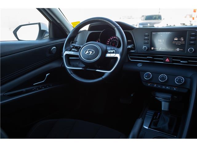 2023 Hyundai Elantra Preferred (Stk: U10965) in London - Image 12 of 33