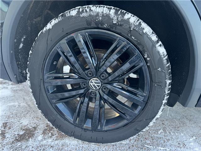 2022 Volkswagen Tiguan Comfortline R-Line Black Edition (Stk: 25-108-1) in Pembroke - Image 11 of 23