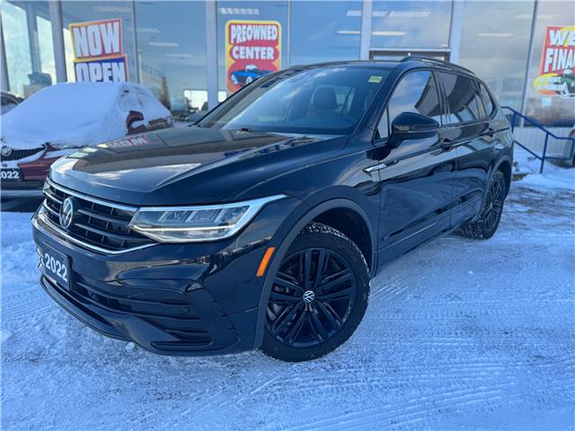 2022 Volkswagen Tiguan Comfortline R-Line Black Edition (Stk: 25-108-1) in Pembroke - Image 2 of 23