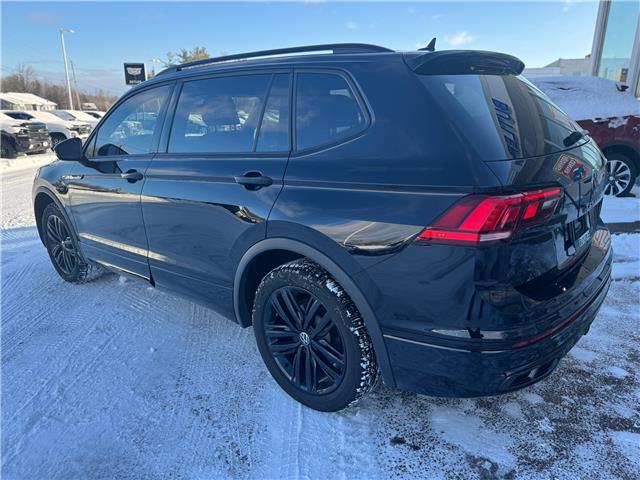 2022 Volkswagen Tiguan Comfortline R-Line Black Edition (Stk: 25-108-1) in Pembroke - Image 5 of 23