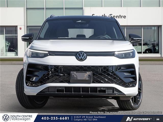 2026 Volkswagen Tiguan Comfortline R-Line Black Edition (Stk: PG1561) in Calgary - Image 2 of 26