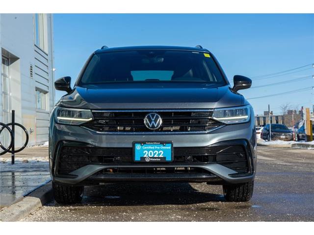 2022 Volkswagen Tiguan Comfortline R-Line Black Edition (Stk: V25461) in Waterloo - Image 6 of 20