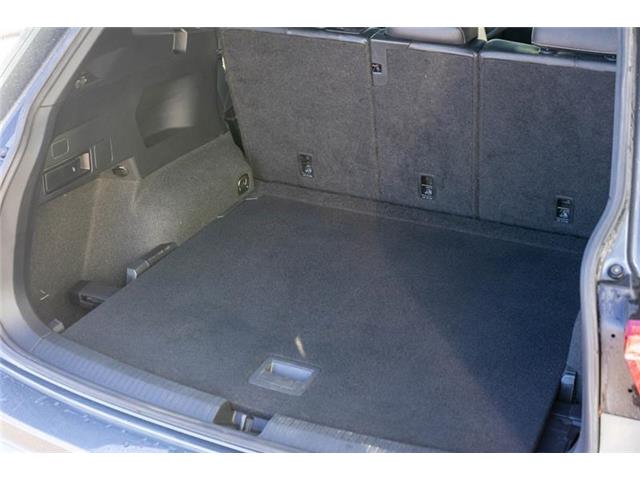 2022 Volkswagen Tiguan Comfortline R-Line Black Edition (Stk: V25461) in Waterloo - Image 8 of 20