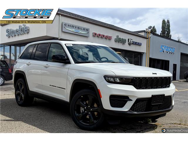 2025 Jeep Grand Cherokee Laredo (Stk: 45723) in Waterloo - Image 1 of 20