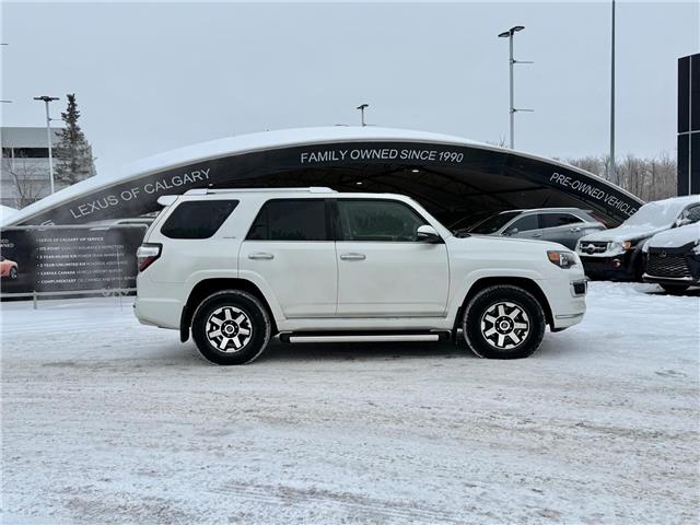 2016 Toyota 4Runner SR5 (Stk: 4604A) in Calgary - Image 2 of 18