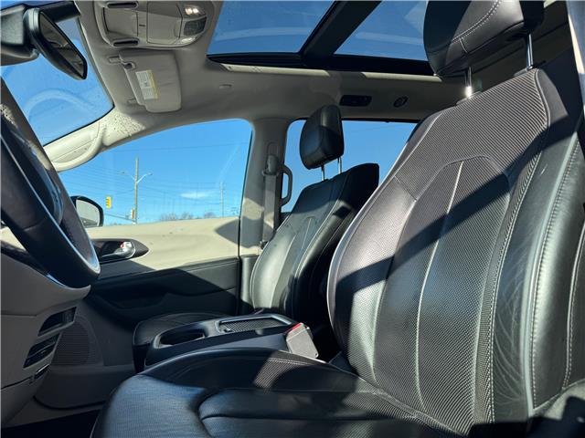 2017 Chrysler Pacifica Limited (Stk: 28269T) in Newmarket - Image 8 of 13