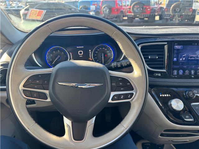 2017 Chrysler Pacifica Limited (Stk: 28269T) in Newmarket - Image 9 of 13