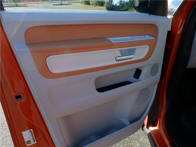 2025 Volkswagen ID. Buzz 1st Edition (Stk: SB037516) in Vancouver - Image 7 of 24