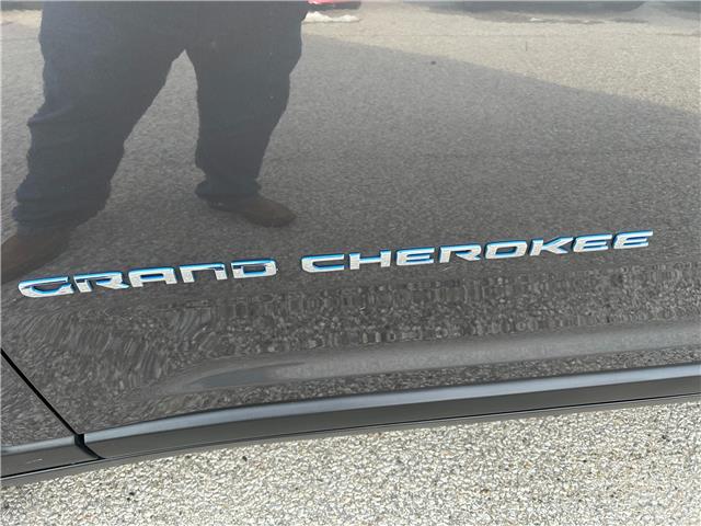 2022 Jeep Grand Cherokee 4xe Base (Stk: M6033) in Sarnia - Image 10 of 42