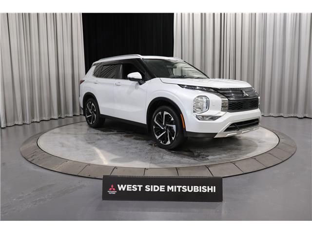 2022 Mitsubishi Outlander LE (Stk: T25676A) in Edmonton - Image 1 of 25