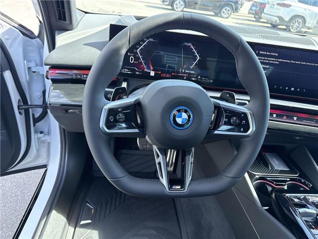 2026 BMW 550e xDrive (Stk: B2608) in Sarnia - Image 12 of 26