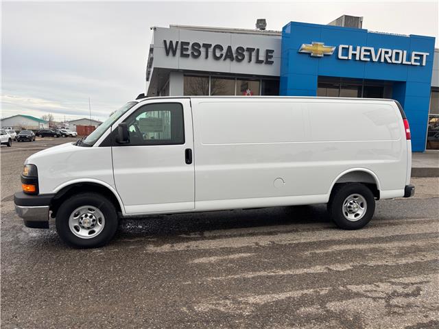 2025 Chevrolet Express 3500 Work Van (Stk: 25EX32809) in Pincher Creek - Image 2 of 13