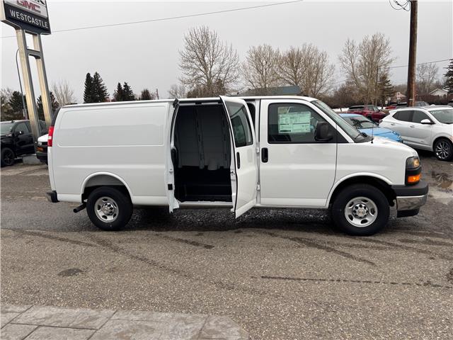 2025 Chevrolet Express 3500 Work Van (Stk: 25EX32809) in Pincher Creek - Image 7 of 13
