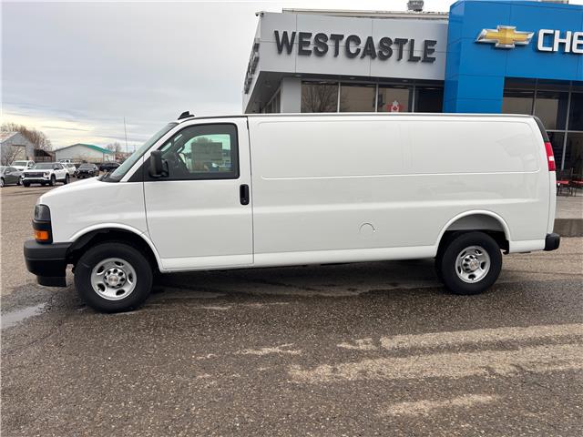 2025 Chevrolet Express 3500 Work Van (Stk: 25EX37235) in Pincher Creek - Image 2 of 12