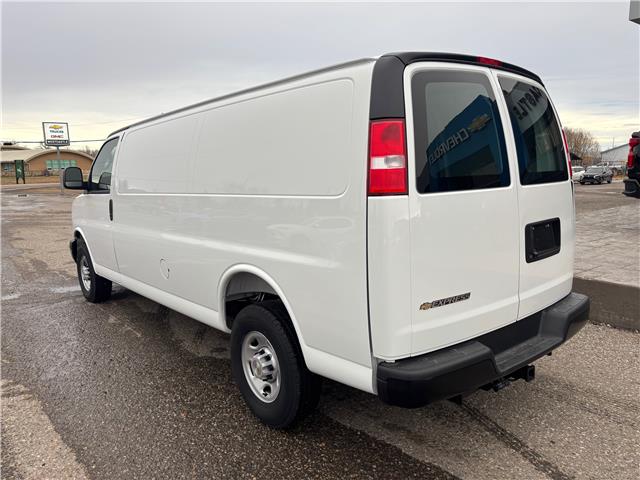 2025 Chevrolet Express 3500 Work Van (Stk: 25EX37235) in Pincher Creek - Image 3 of 12
