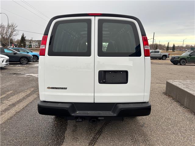 2025 Chevrolet Express 3500 Work Van (Stk: 25EX37235) in Pincher Creek - Image 4 of 12
