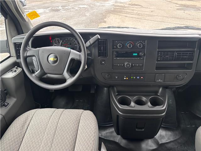 2025 Chevrolet Express 3500 Work Van (Stk: 25EX37235) in Pincher Creek - Image 9 of 12