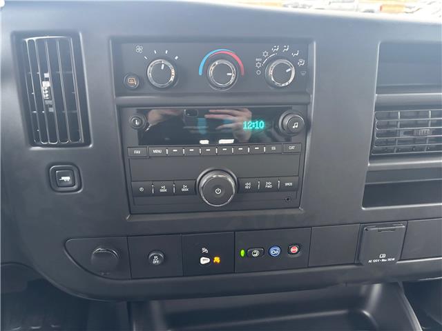 2025 Chevrolet Express 3500 Work Van (Stk: 25EX37235) in Pincher Creek - Image 10 of 12