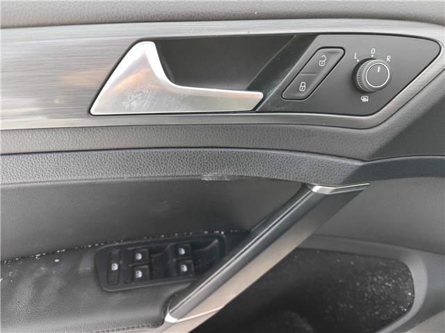 2017 Volkswagen e-Golf Comfortline in Ottawa - Image 13 of 32