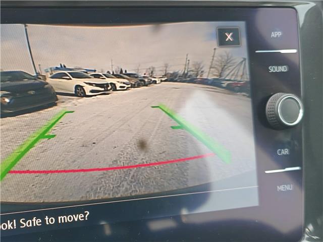 2017 Volkswagen e-Golf Comfortline in Ottawa - Image 17 of 32