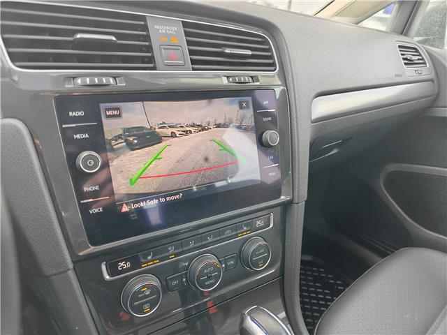 2017 Volkswagen e-Golf Comfortline in Ottawa - Image 23 of 32