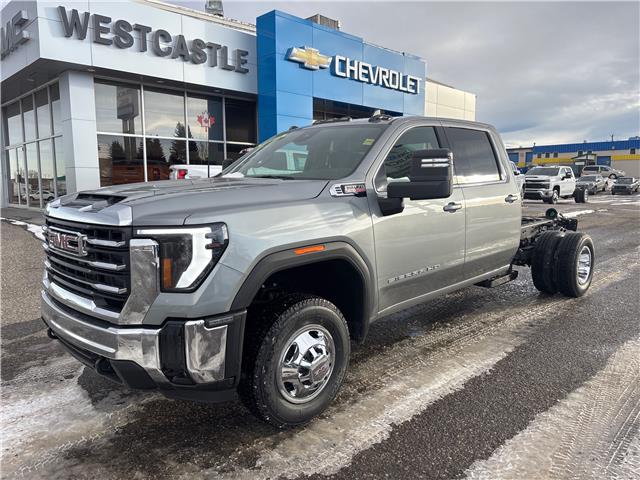 2026 GMC Sierra 3500HD Chassis SLE (Stk: 26SR32508) in Pincher Creek - Image 1 of 15