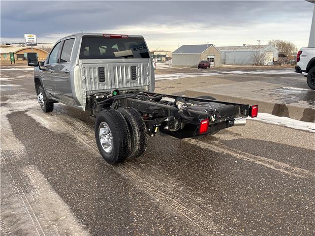2026 GMC Sierra 3500HD Chassis SLE (Stk: 26SR32508) in Pincher Creek - Image 3 of 15