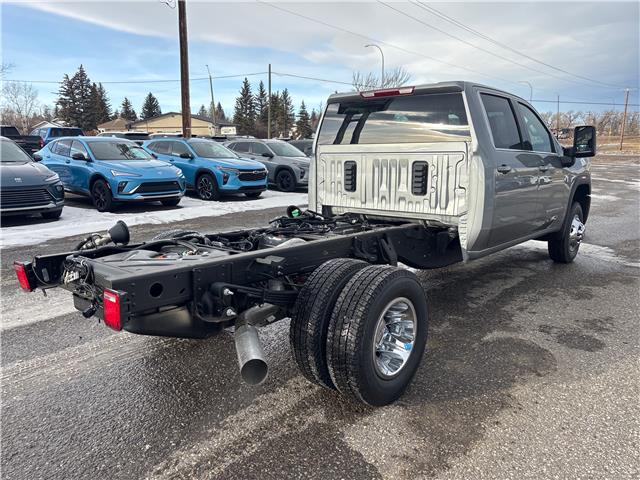 2026 GMC Sierra 3500HD Chassis SLE (Stk: 26SR32508) in Pincher Creek - Image 5 of 15