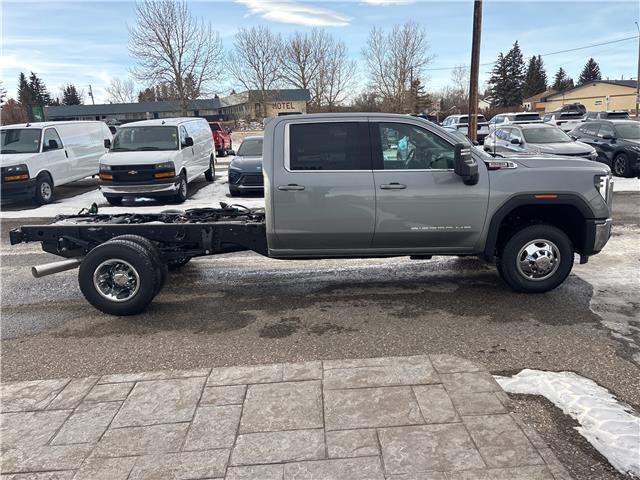2026 GMC Sierra 3500HD Chassis SLE (Stk: 26SR32508) in Pincher Creek - Image 6 of 15