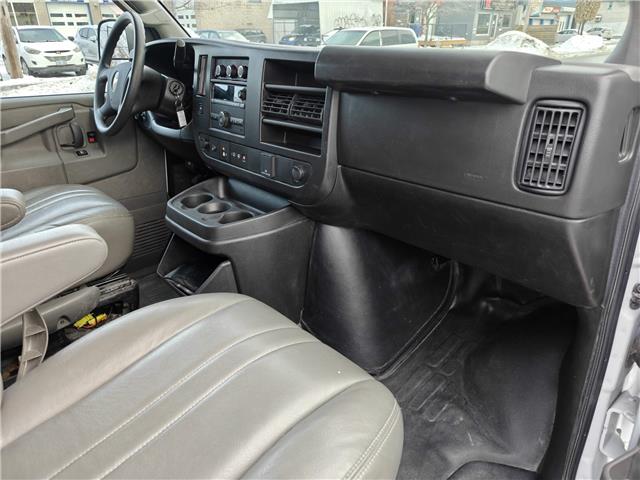 2022 Chevrolet Express 2500 Work Van in Ottawa - Image 9 of 23 2022 Chevrolet Express 2500 Work Van in Ottawa - Image 9 of 23
