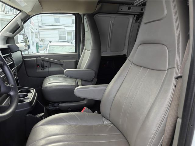 2022 Chevrolet Express 2500 Work Van in Ottawa - Image 15 of 23 2022 Chevrolet Express 2500 Work Van in Ottawa - Image 15 of 23