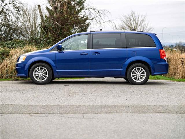 2020 Dodge Grand Caravan Premium Plus (Stk: 30240B) in Surrey - Image 3 of 18 2020 Dodge Grand Caravan Premium Plus (Stk: 30240B) in Surrey - Image 3 of 18